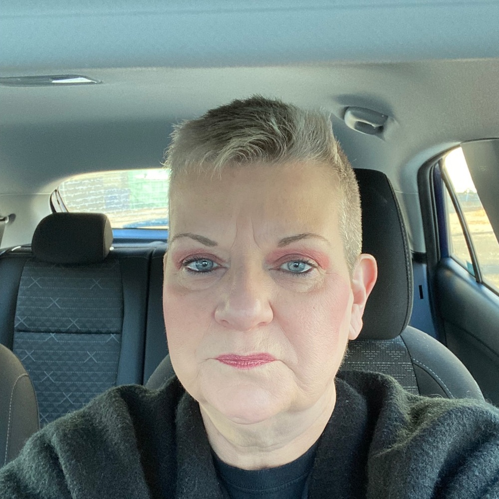 Meet your Posher, Sharon